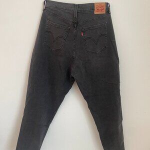 Levis High Waisted Mom Jeans (W32, L29) Grey/Black Wash.